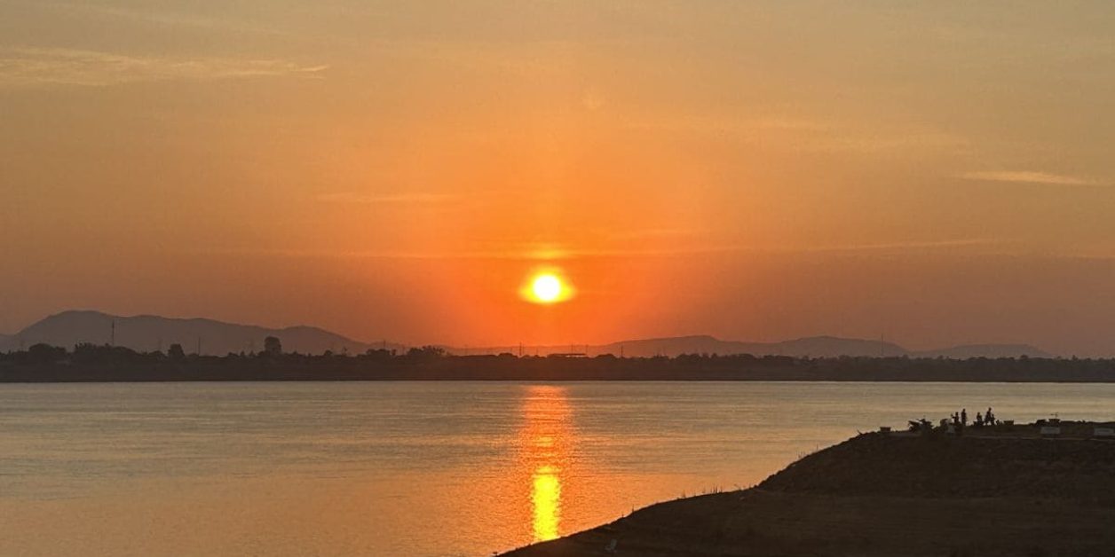 Coucher de soleil à Paksé
